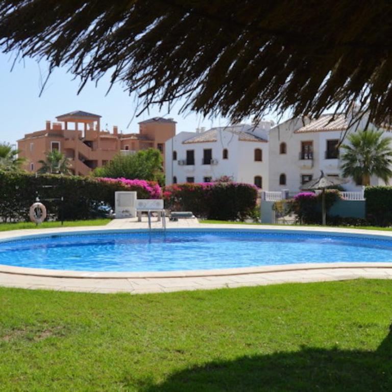 Villamartin, lovely 2 bed house, short walk to the Plaza. - Casa de 2 dormitorios - 4