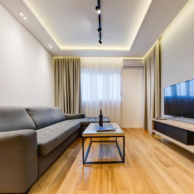 Apart Compliment - One-Bedroom Apartment - 1