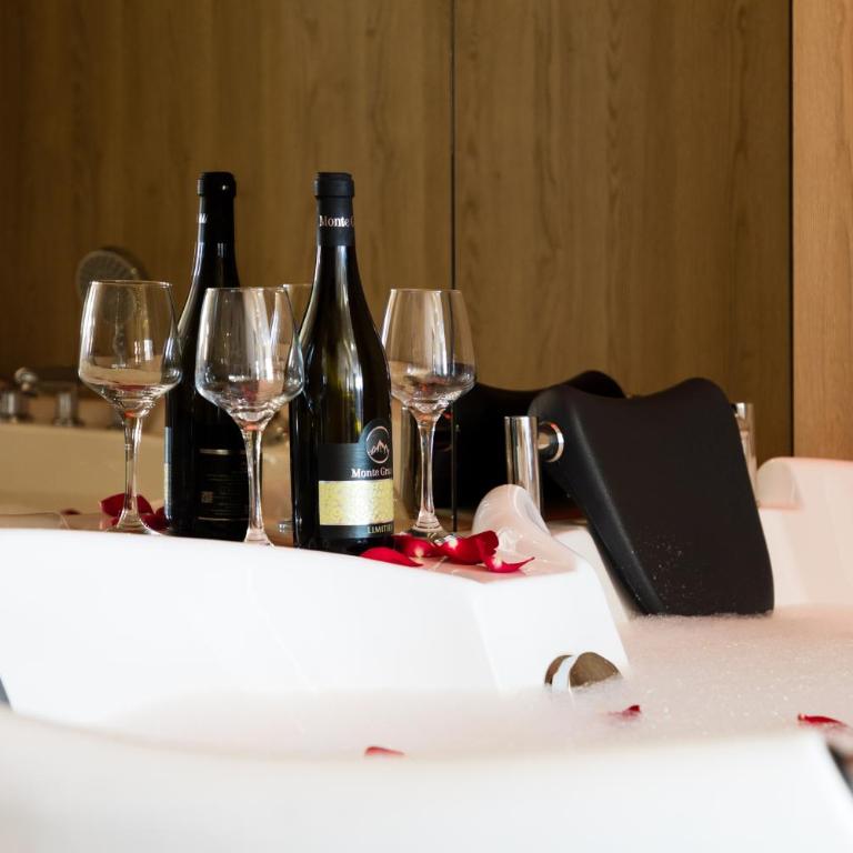 Apart Compliment - Queen Suite with Spa Bath - 16
