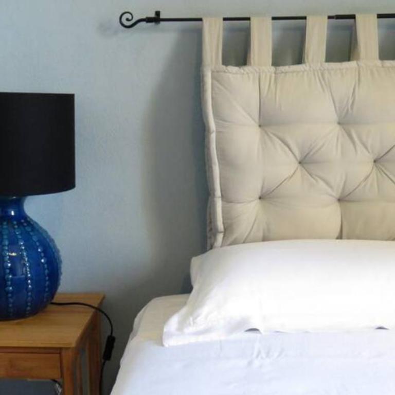 Iola Rooms - Q9416 - Queen Room - 3