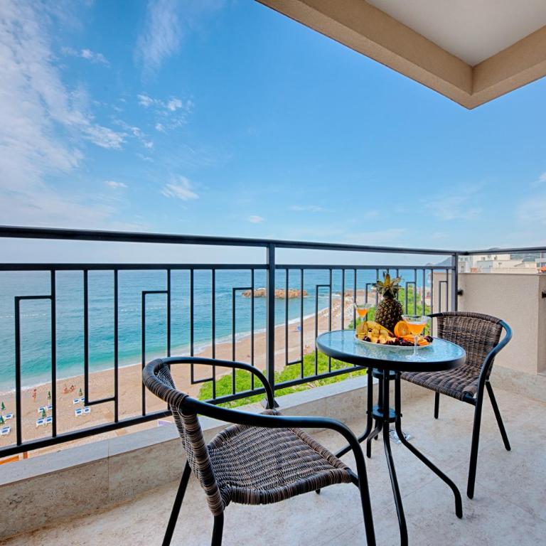 Sunset Hotel - Deluxe Family Room with Terrace and Sea View - 8