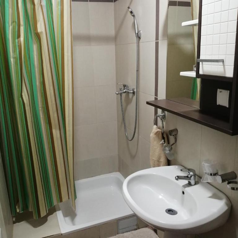 Guest House Best Food - Classic Triple Room - 5