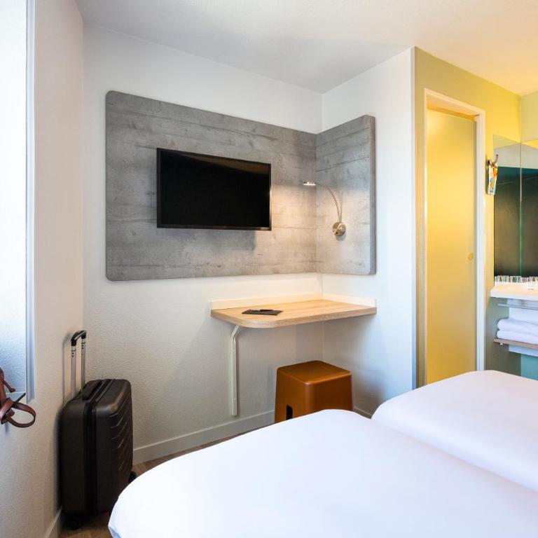 ibis budget Bordeaux Centre - Gare Saint Jean - Chambre Triple avec 2 Lits Simples et 1 Lit Superposé - 7