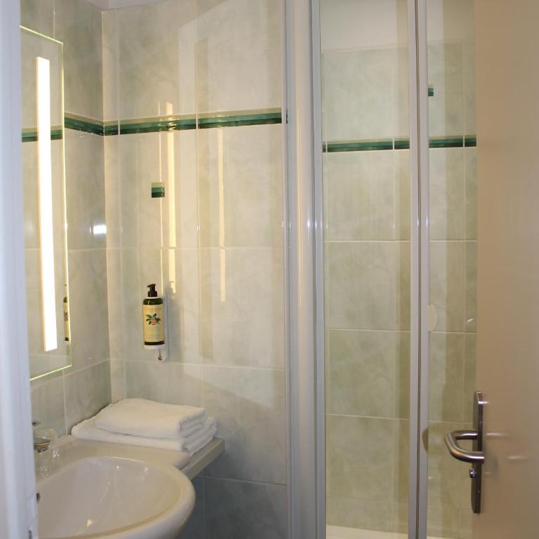 Hôtel la Capelle Millau - Chambre Double ou Lits Jumeaux Supérieure - 11