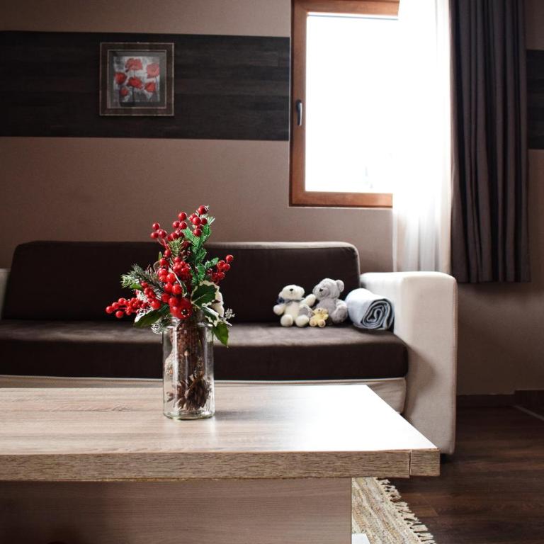 Milmari Friends and Family - One-Bedroom Apartment - 1
