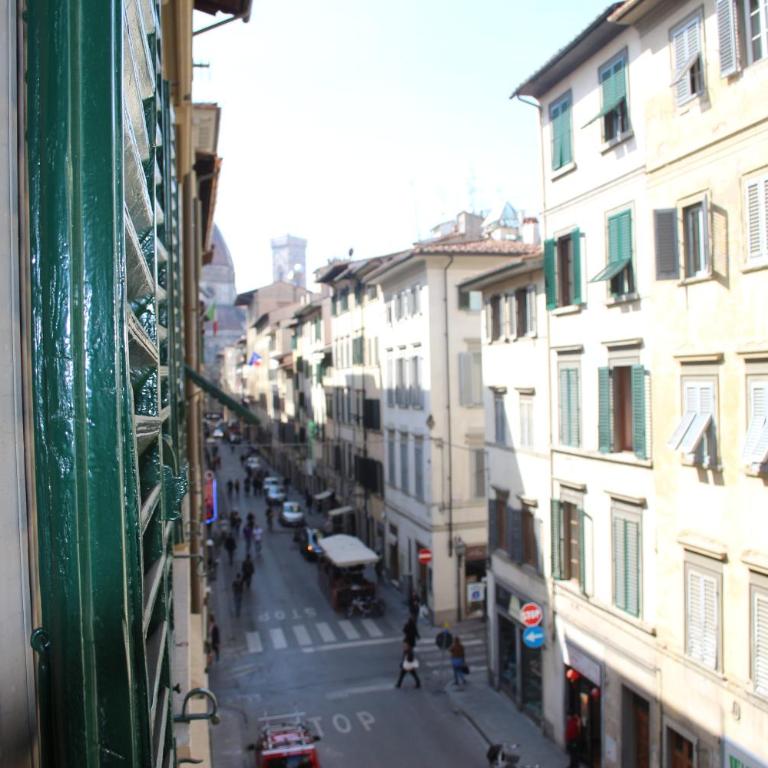 Accademia Studio - Large Two-Bedroom Apartment - 30