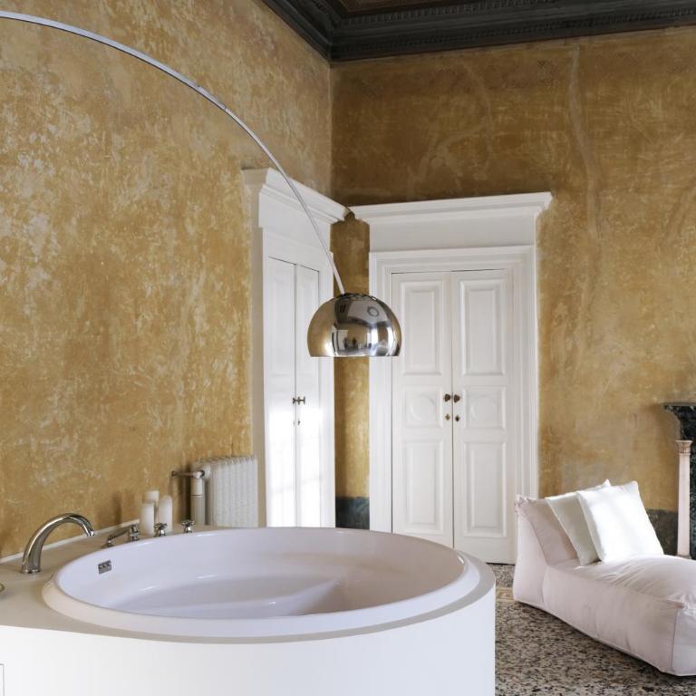 Palazzo Albricci Peregrini - Suite Deluxe con Vasca Idromassaggio - 1