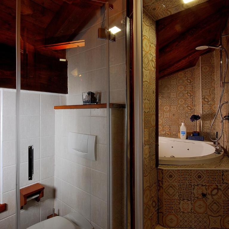 Aparthotel Foyer d'antan SUITE con caminetto hammam o vasca idromassaggio - Suite Deluxe con Vasca Idromassaggio - 5