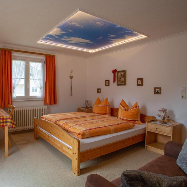 Gästehaus Madsack - Chiemgau Karte - Doppelzimmer mit Balkon - 1