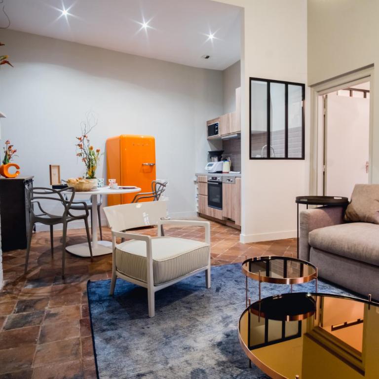 room five - parking, balnéothérapie, place nationale, un havre de paix - Appartement 1 Chambre - 11