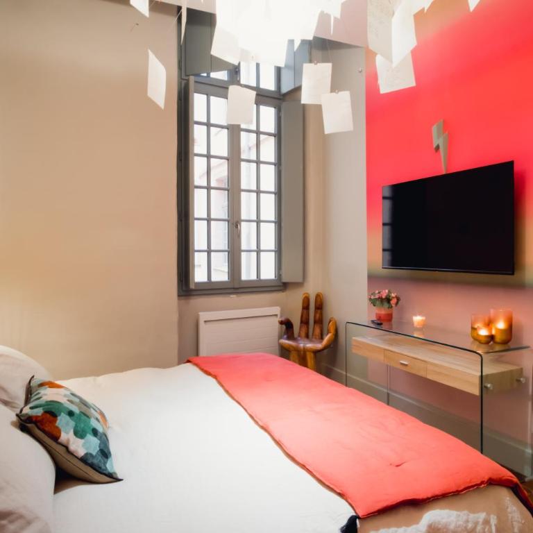 room five - parking, balnéothérapie, place nationale, un havre de paix - Appartement 1 Chambre - 2