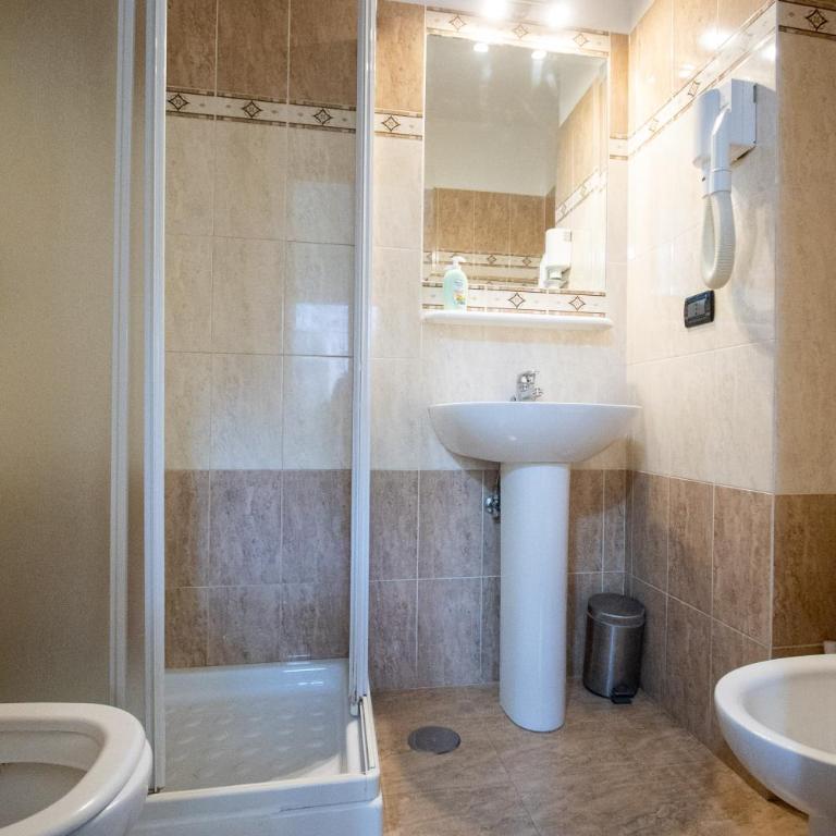 B&B Colorful Suite Yard - Double or Twin Room with Balcony - 4