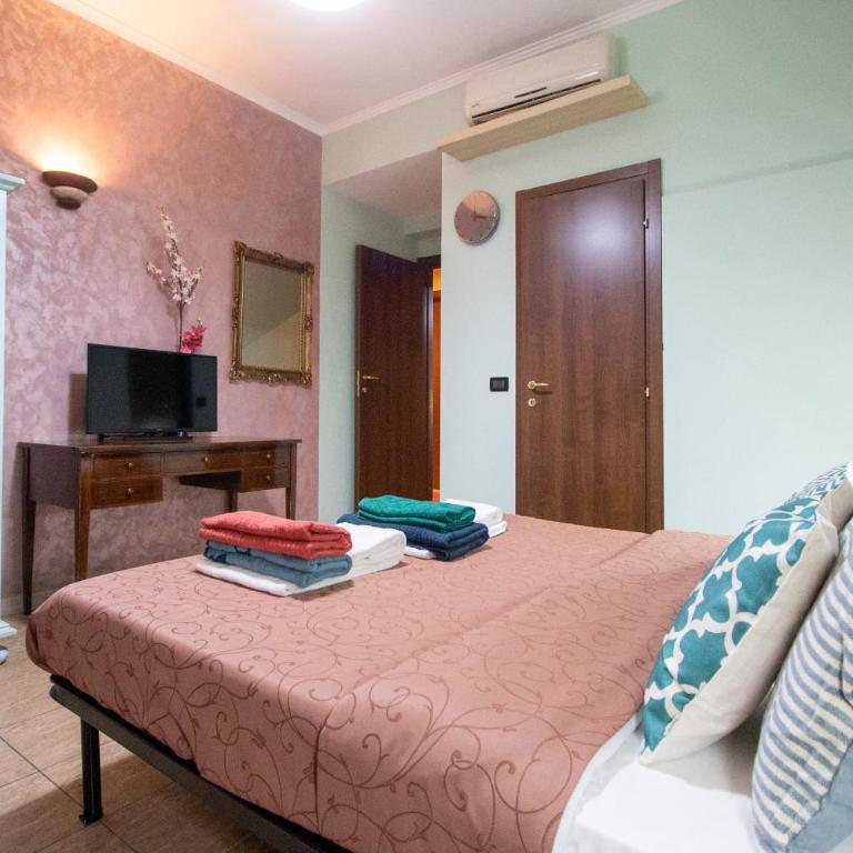 B&B Colorful Suite Yard - Double or Twin Room with Balcony - 8