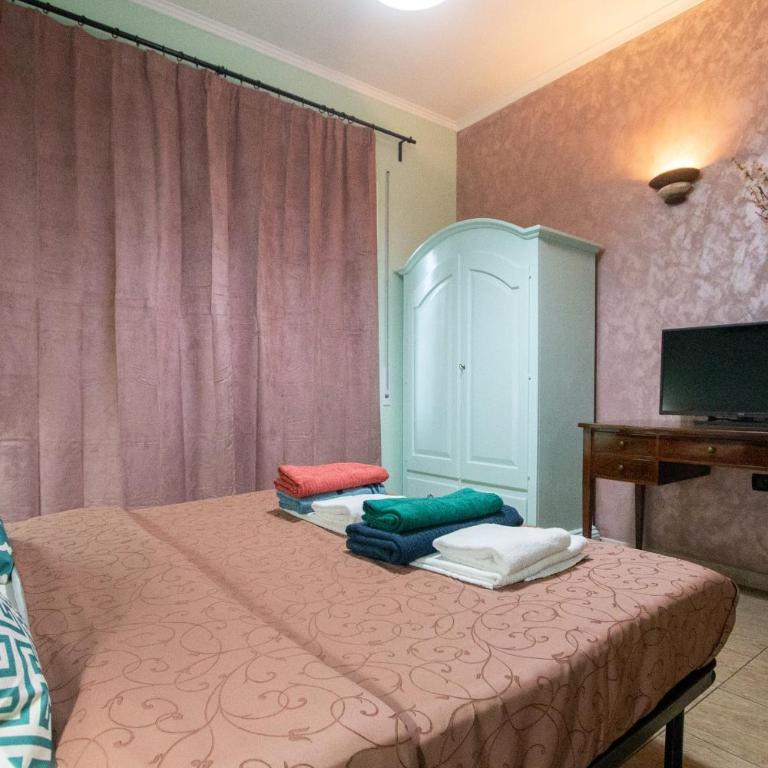B&B Colorful Suite Yard - Double or Twin Room with Balcony - 9