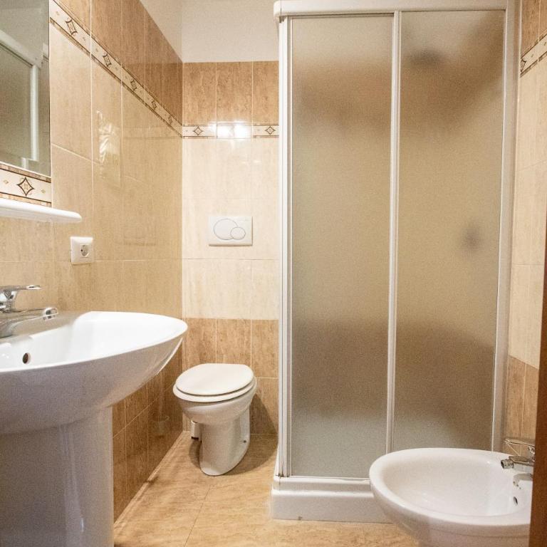 B&B Colorful Suite Yard - Double or Twin Room with Bathroom - 22