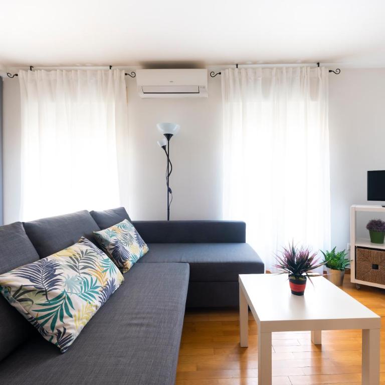 Piso en c/ Casta Álvarez - Apartamento de 1 dormitorio - 1