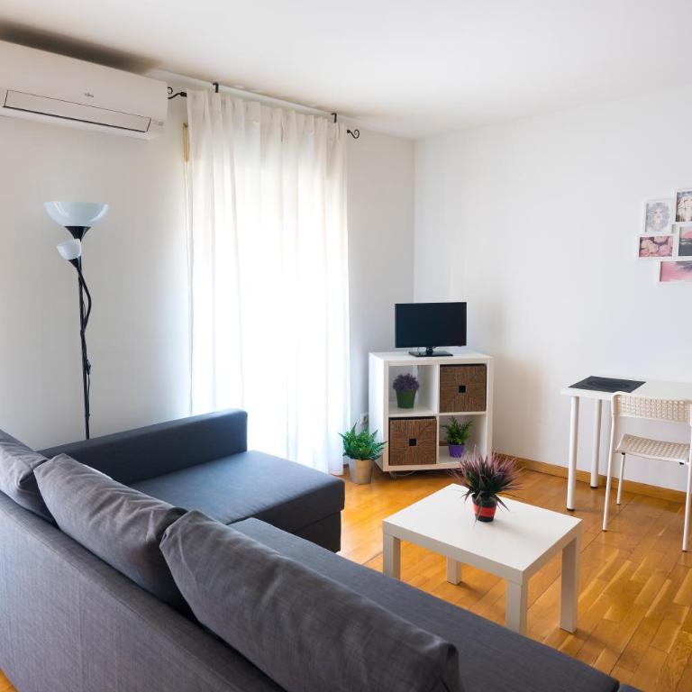 Piso en c/ Casta Álvarez - Apartamento de 1 dormitorio - 4