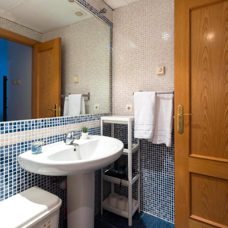 Piso en c/ Casta Álvarez - Apartamento de 1 dormitorio - 7