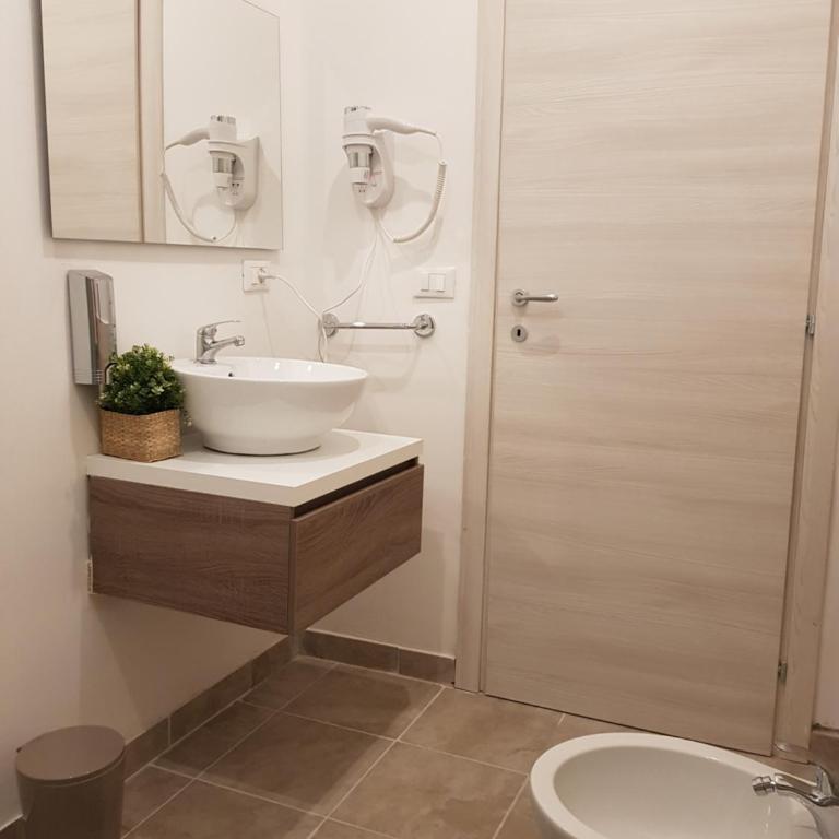 AlexaDom - Appartamento con 3 Camere da Letto - 9