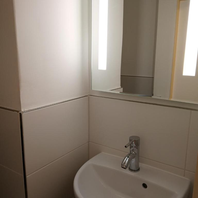 Central-Apt at Lake, CityCenter 5min, Fair 18min!!! - Apartamento con terraza - 9