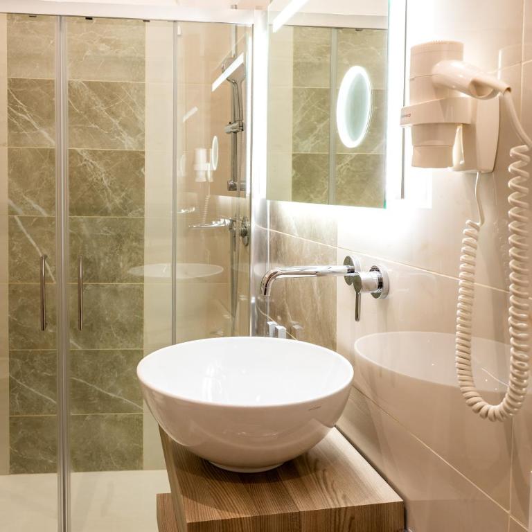 Hotel Victoria - Standard Double Room - 2