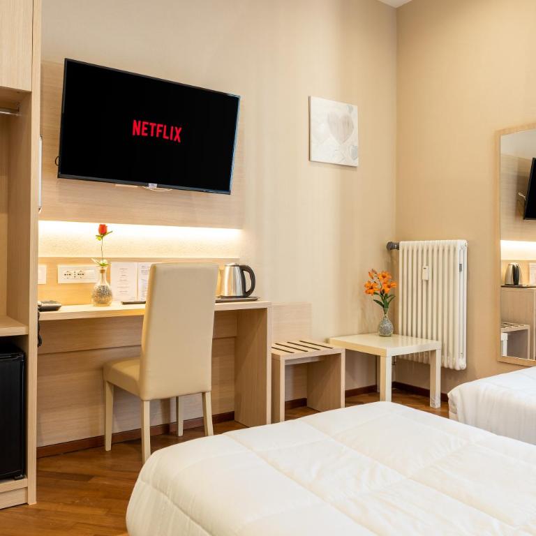 Hotel Victoria - Twin Room - 1
