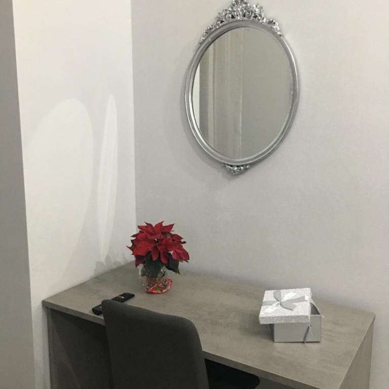 La Rosa - Camera Matrimoniale con Bagno Privato - 9
