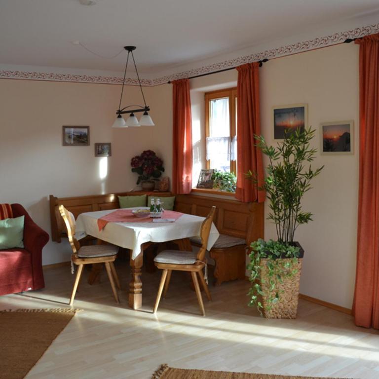 Haus Jung - Chiemgau Karte - Apartment mit Terrasse - 2