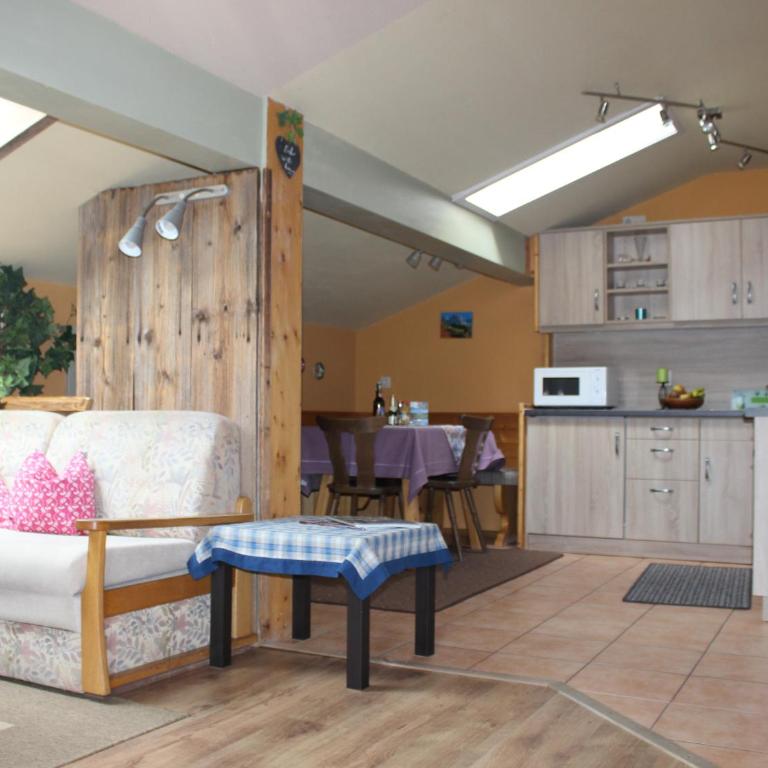 Gästehaus Kress - Chiemgau Karte - Standard Apartment - 1