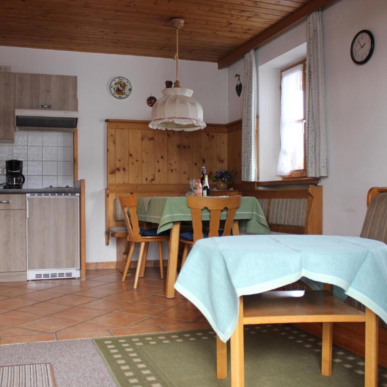 Gästehaus Kress - Chiemgau Karte - Apartment mit Balkon - 1