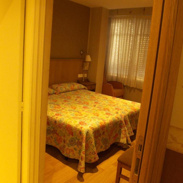 Hostal Orejas - Habitación Doble - 2 camas - 1
