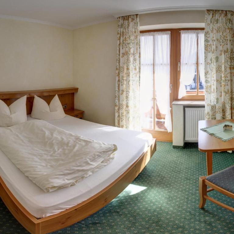 Gasthof-Metzgerei Hirschbichler - Chiemgau Karte - Basic Dreibettzimmer - 2