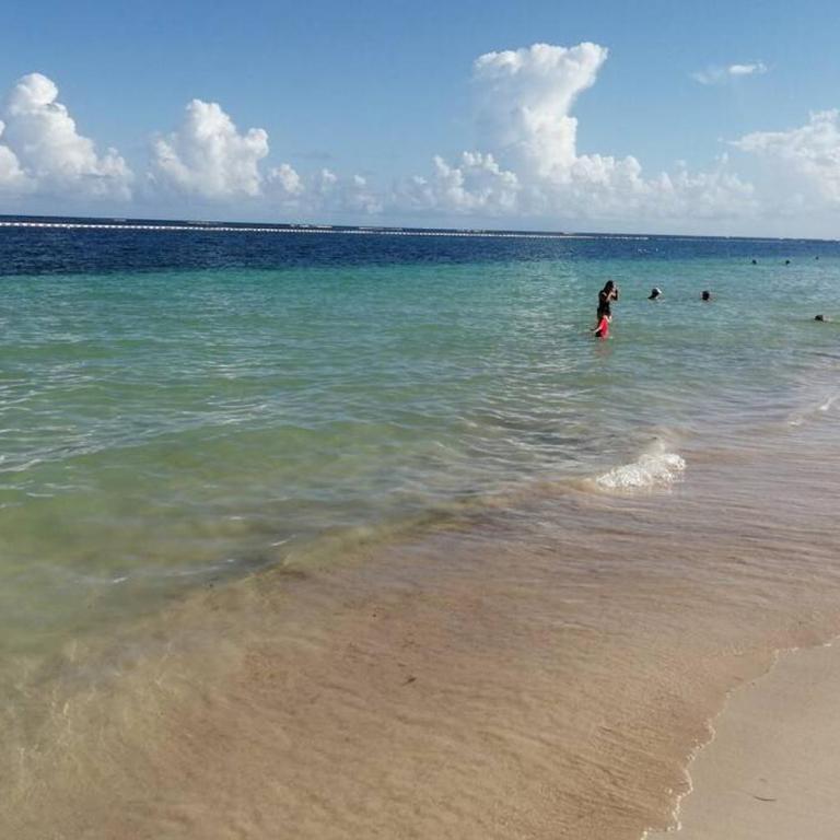 Modern 1 bedroom suite by beach Great location! - One-Bedroom Apartment - 45