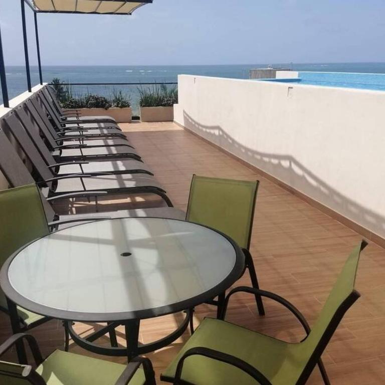 Modern 1 bedroom suite by beach Great location! - One-Bedroom Apartment - 4