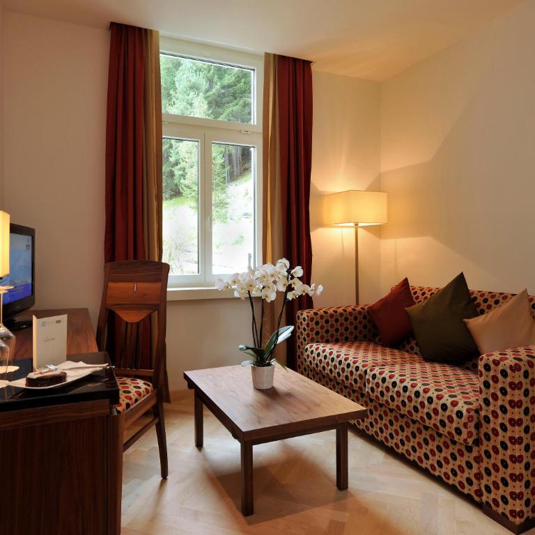 Waldhotel & SPA Davos - for body & soul - Standard Doppelzimmer mit Waldblick - 6