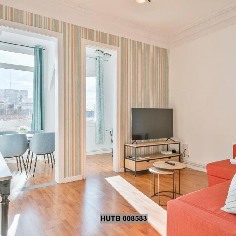 Alcam Berlin-Numancia - Three-Bedroom Apartment - 1