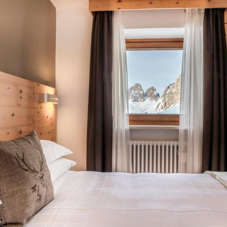 Hotel Col di Lana - Camera Matrimoniale/Doppia con Letti Singoli con Letto Supplementare - 7