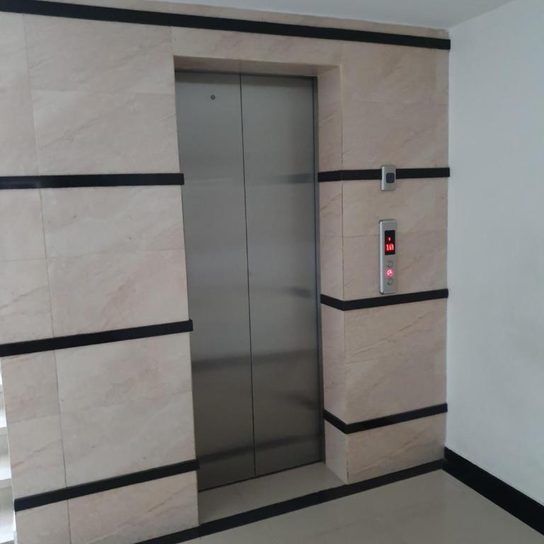 Excelente Apartamento Completo, en la mejor zona - Apartamento de 3 dormitorios - 3