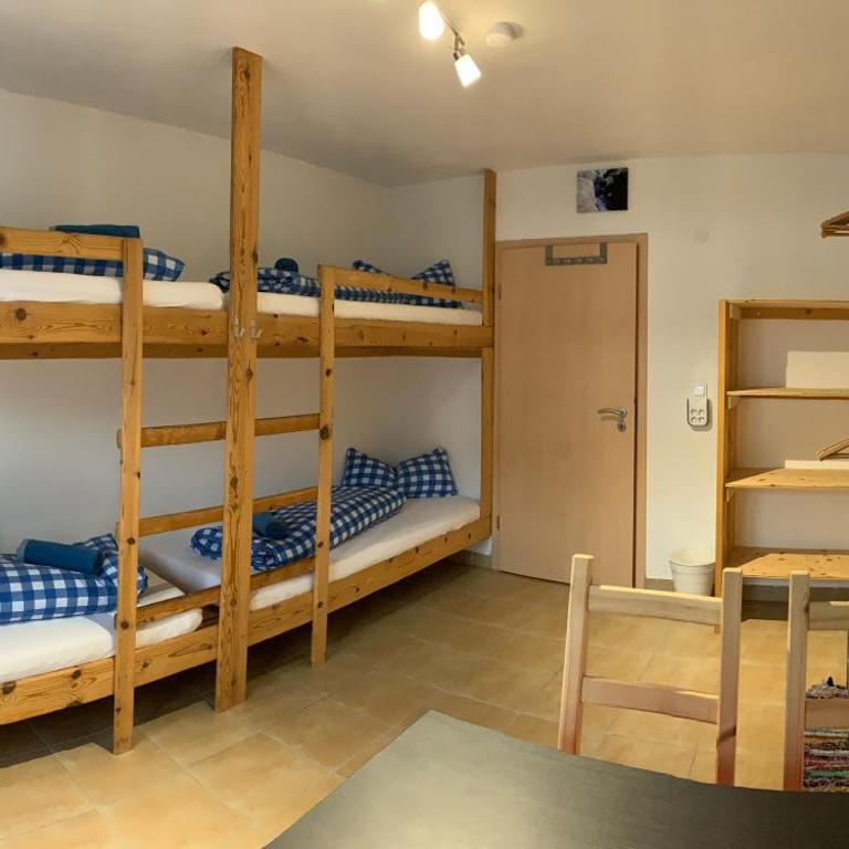 Fanky Guided Sport & Outdoor Experience - Hostel & Appartementhaus - Rafting&Canyoning - Vierbettzimmer mit Gemeinschaftsbad - 9