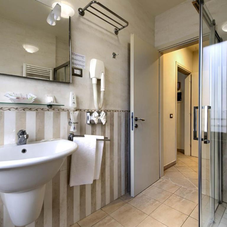 Domus Australia - Superior Triple Room - 1