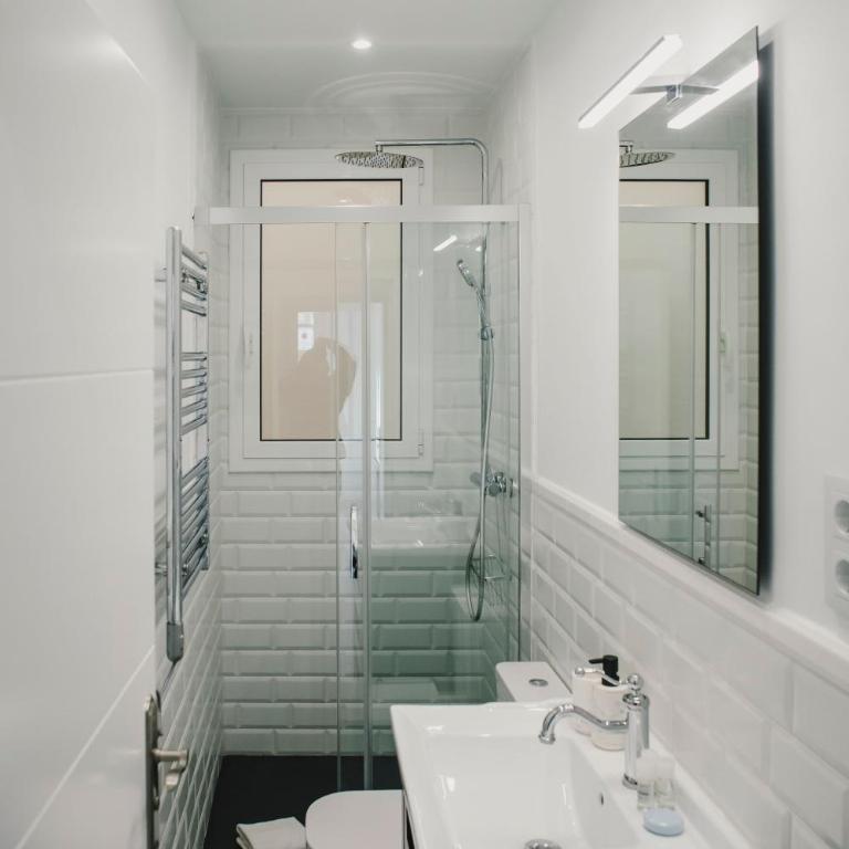 BBarcelona Fira Superior Flats - Three-Bedroom Apartment - 21