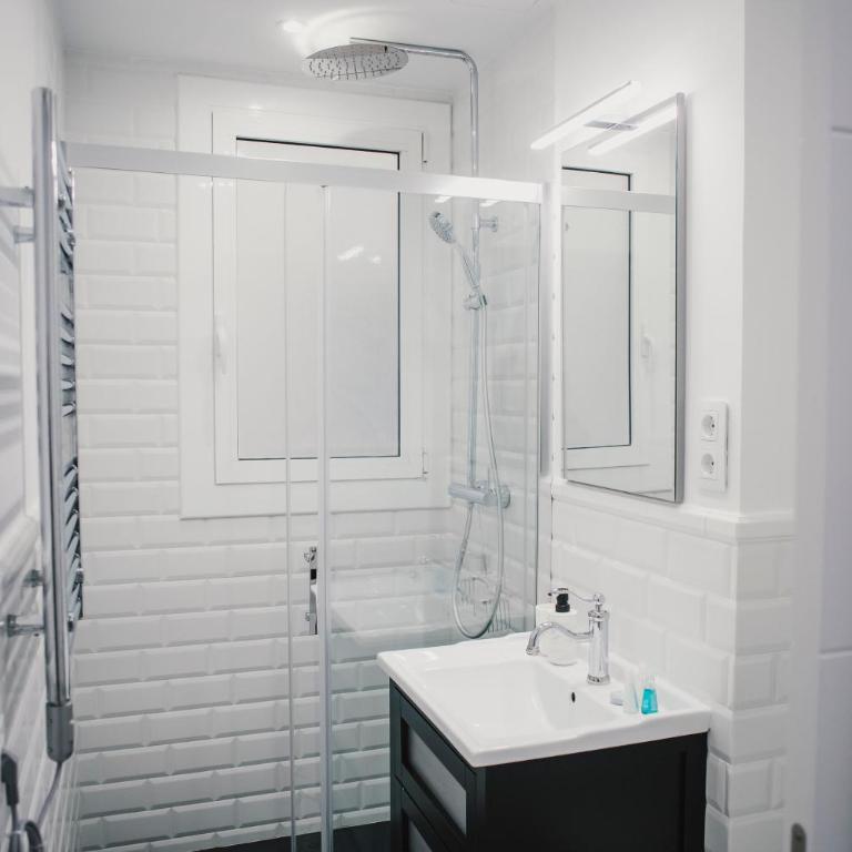 BBarcelona Fira Superior Flats - Three-Bedroom Apartment - 28