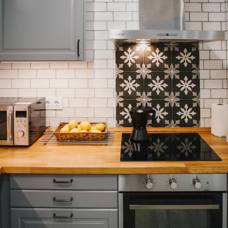 BBarcelona Fira Superior Flats - Three-Bedroom Apartment - 2