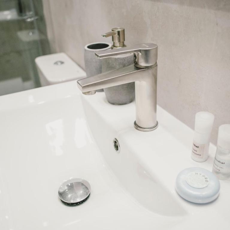 BBarcelona Fira Superior Flats - Three-Bedroom Apartment - 14