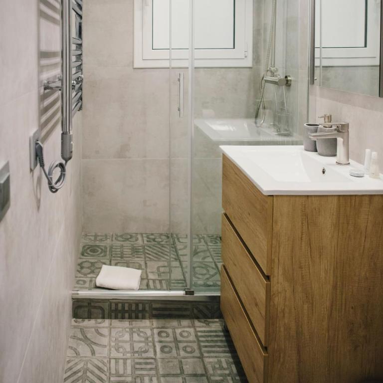 BBarcelona Fira Superior Flats - Three-Bedroom Apartment - 4