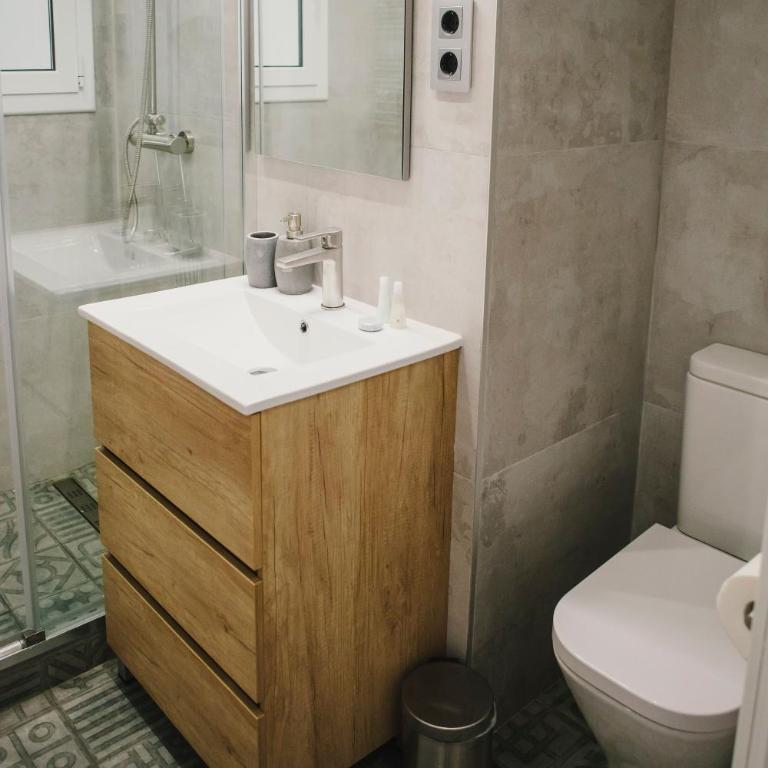 BBarcelona Fira Superior Flats - Three-Bedroom Apartment - 3
