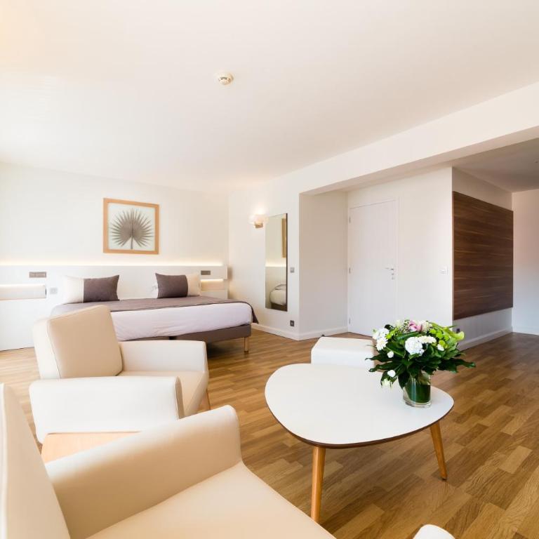 Hôtel Hélios - Chambre Double Deluxe - Vue sur Ville - 4