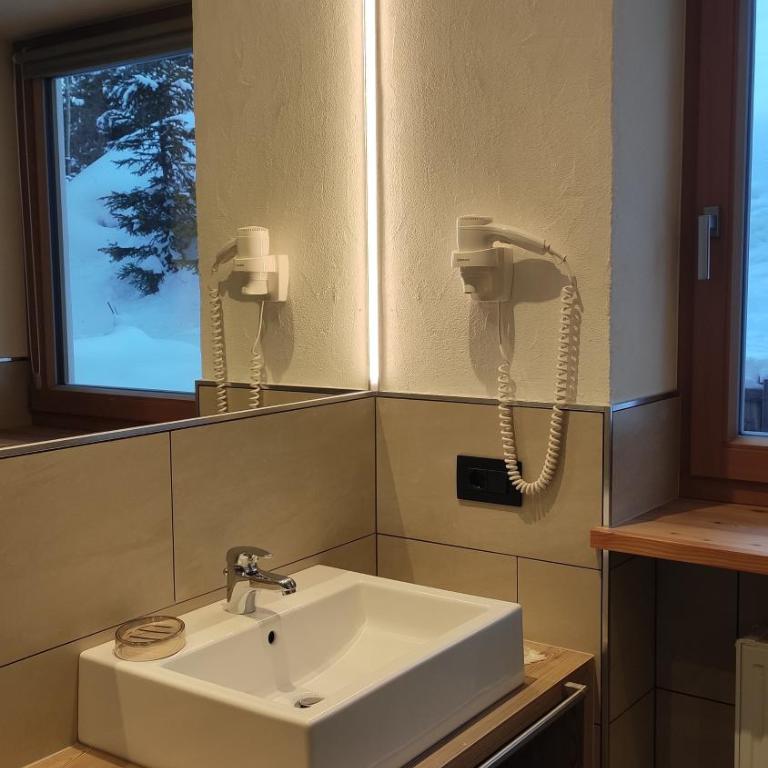 Guesthouse Rungg - Camera Tripla Superior - 5