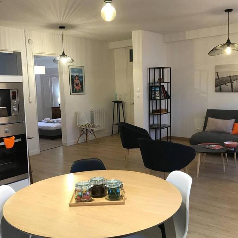LE COTEAU - centre ville, jardin & parking! - Two-Bedroom Apartment - 14