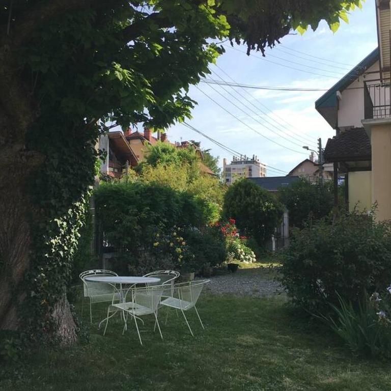 LE COTEAU - centre ville, jardin & parking! - Two-Bedroom Apartment - 24